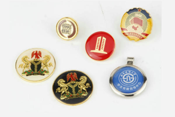 https://www.kingtaicrafts.com/luxury-custom-lapel-pins/