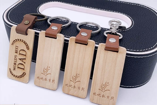 https://www.kingtaicrafts.com/custom-wood-keychains/